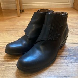 Snap closure Ariat Leather Ankle Booties